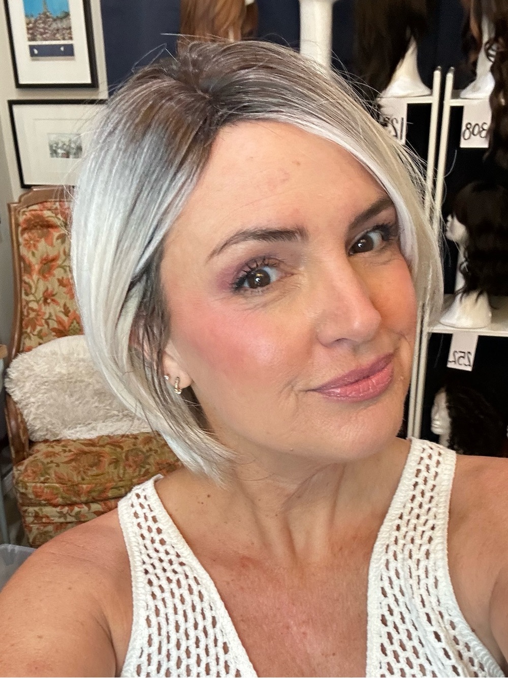 208 Short Blonde Side Part Bob Full wig, synthetic hair
